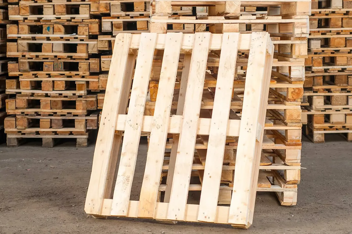 Дерев’яні вантажні палети з хвойної деревини